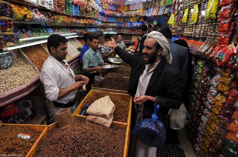 رمضان في اليمن.. تغلب أسهم السياسي على العبادة