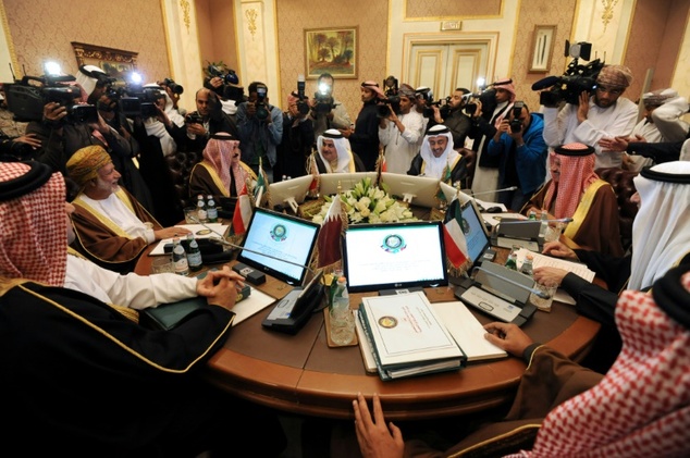 Gulf monarchs seek united front at annual summit